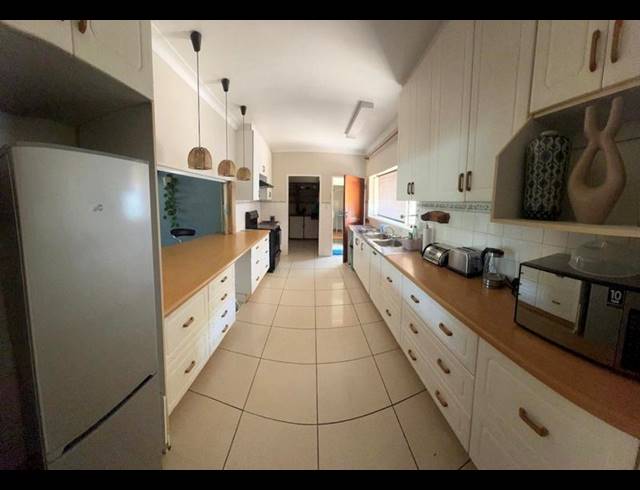 4 BEDROOM PROPERTY TO RENT IN LYNNWOOD